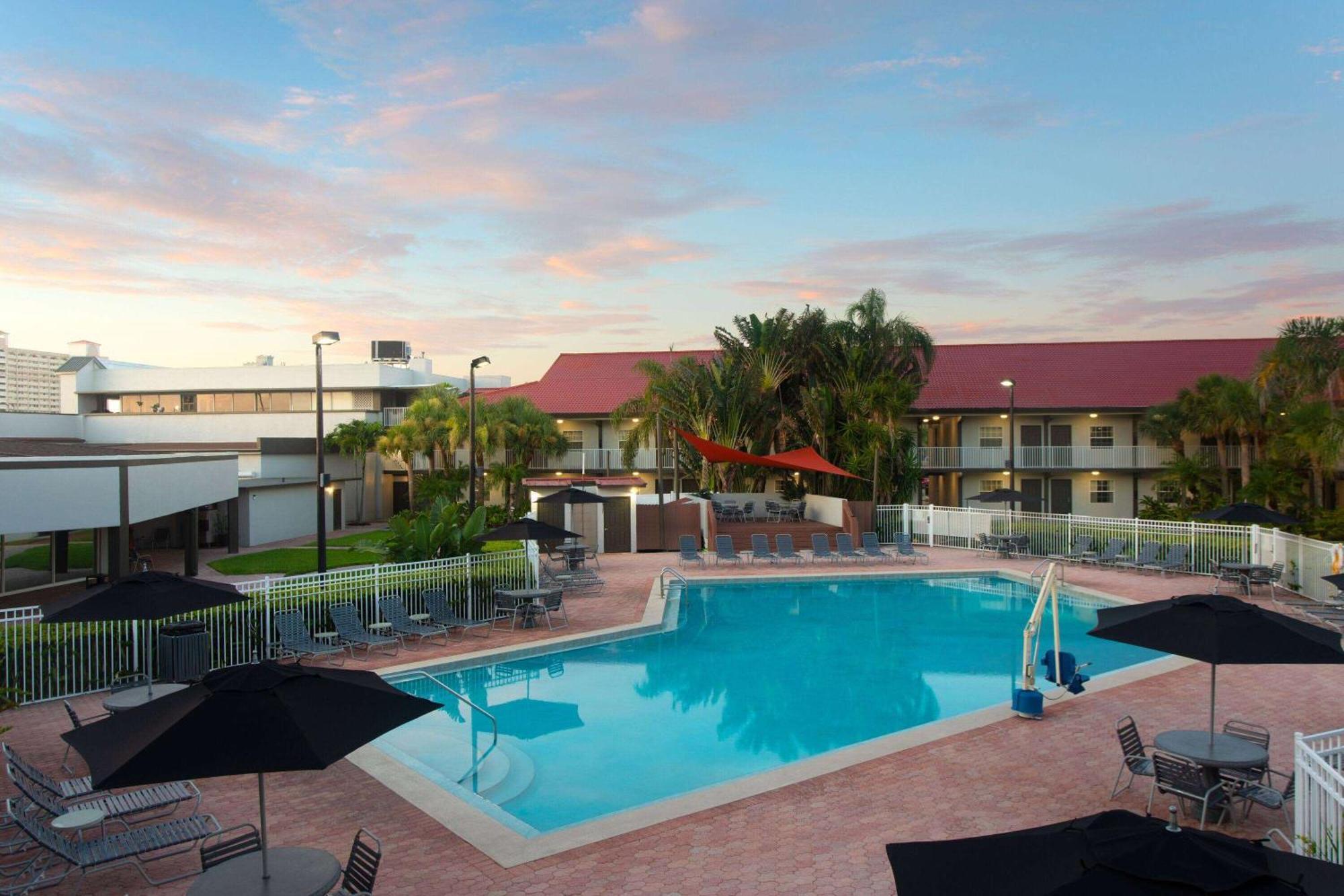 La Quinta Inn By Wyndham Cocoa Beach-Port Canaveral Eksteriør billede