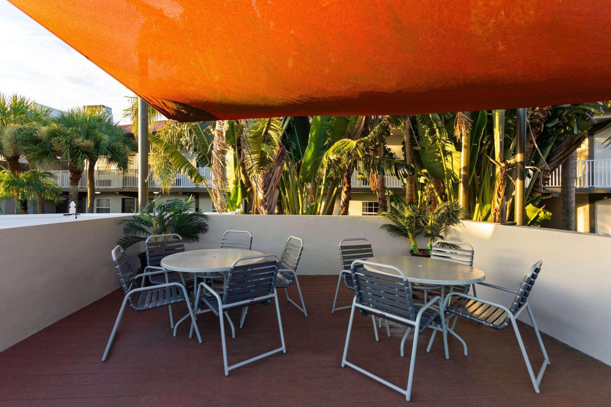 La Quinta Inn By Wyndham Cocoa Beach-Port Canaveral Eksteriør billede