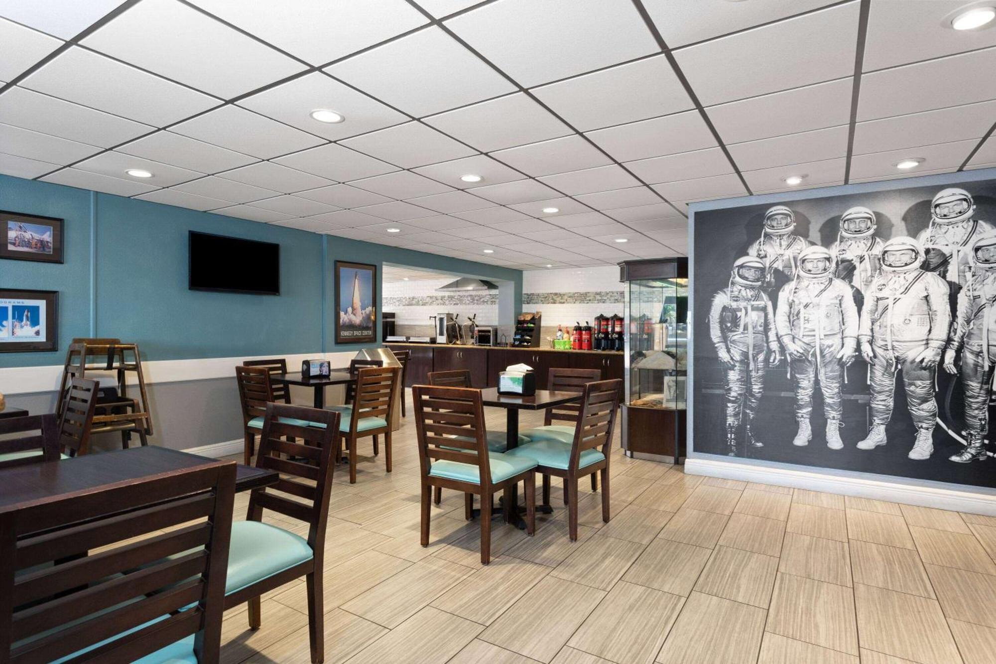 La Quinta Inn By Wyndham Cocoa Beach-Port Canaveral Eksteriør billede
